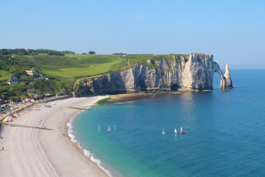 Camping Les Falaises De Toussaint ภายนอก รูปภาพ