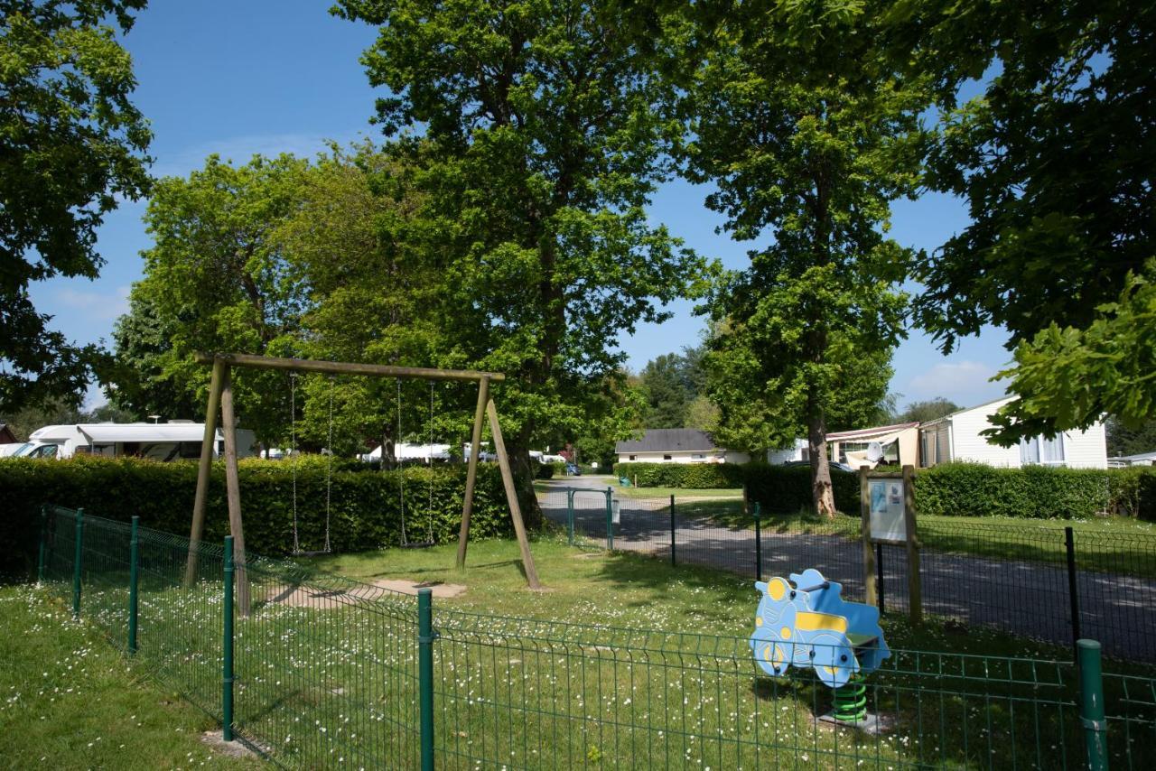 Camping Les Falaises De Toussaint ภายนอก รูปภาพ